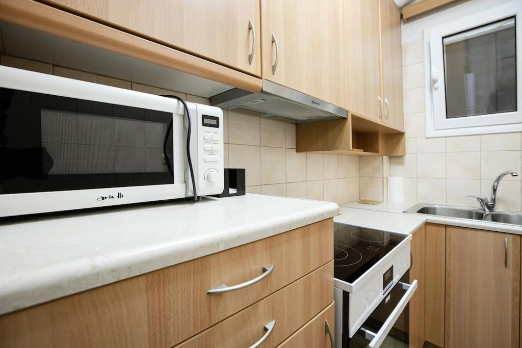 Stylish And Comfortable Apartment Atene Esterno foto